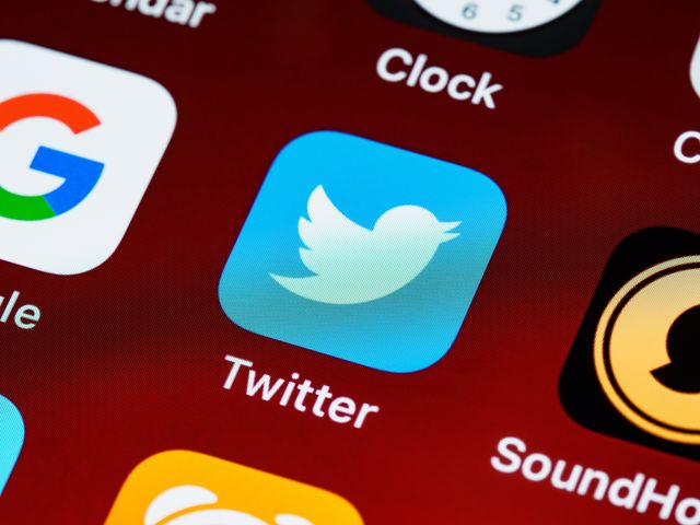 טוויטר נופלת-מאסק מבטל את העסקה?